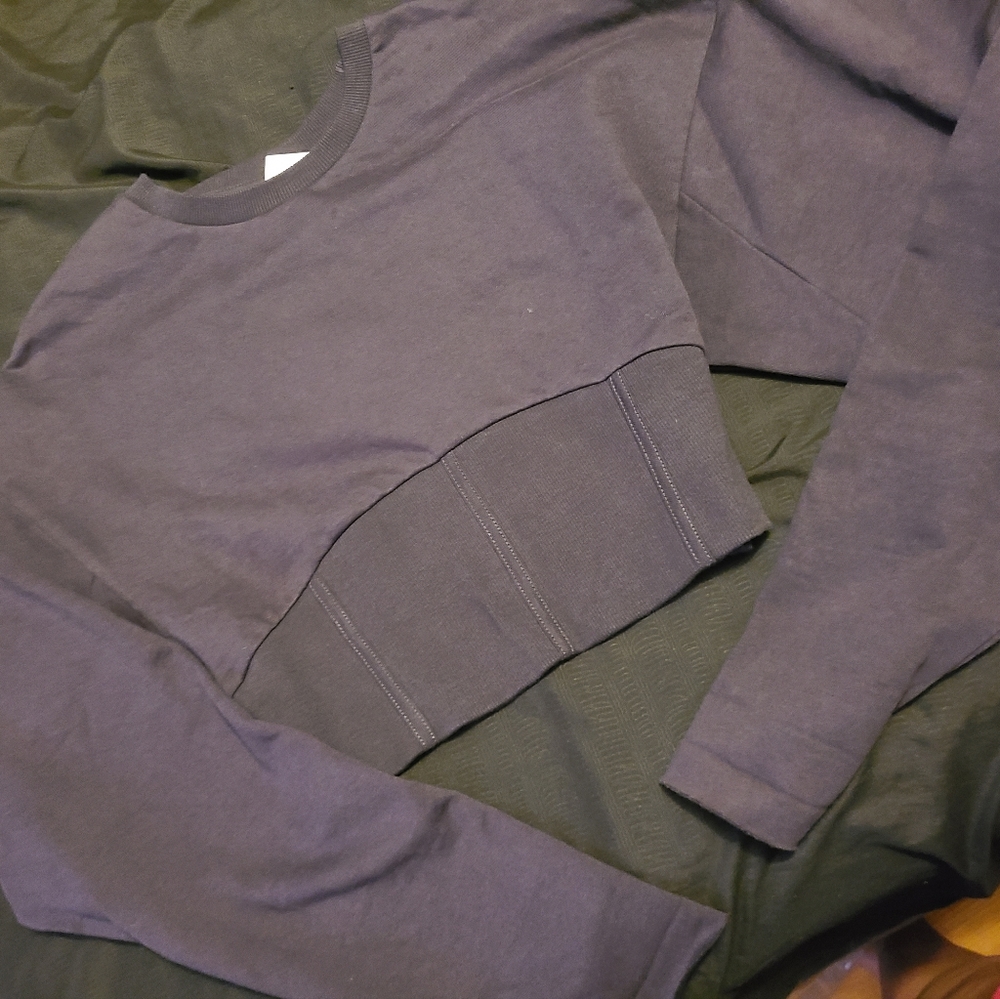 Urban Outfitters Cropped CrewNeck
